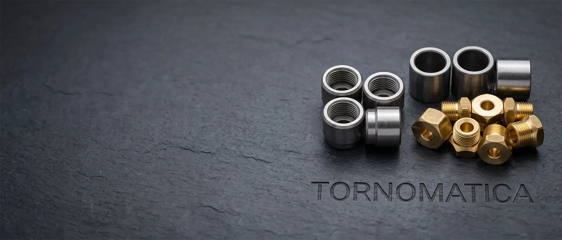 Bujes de acero y niples de latón mecanizados por Tornomatica